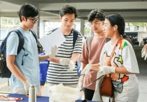 Should You Participate in College Societies and Extracurricular Activities?