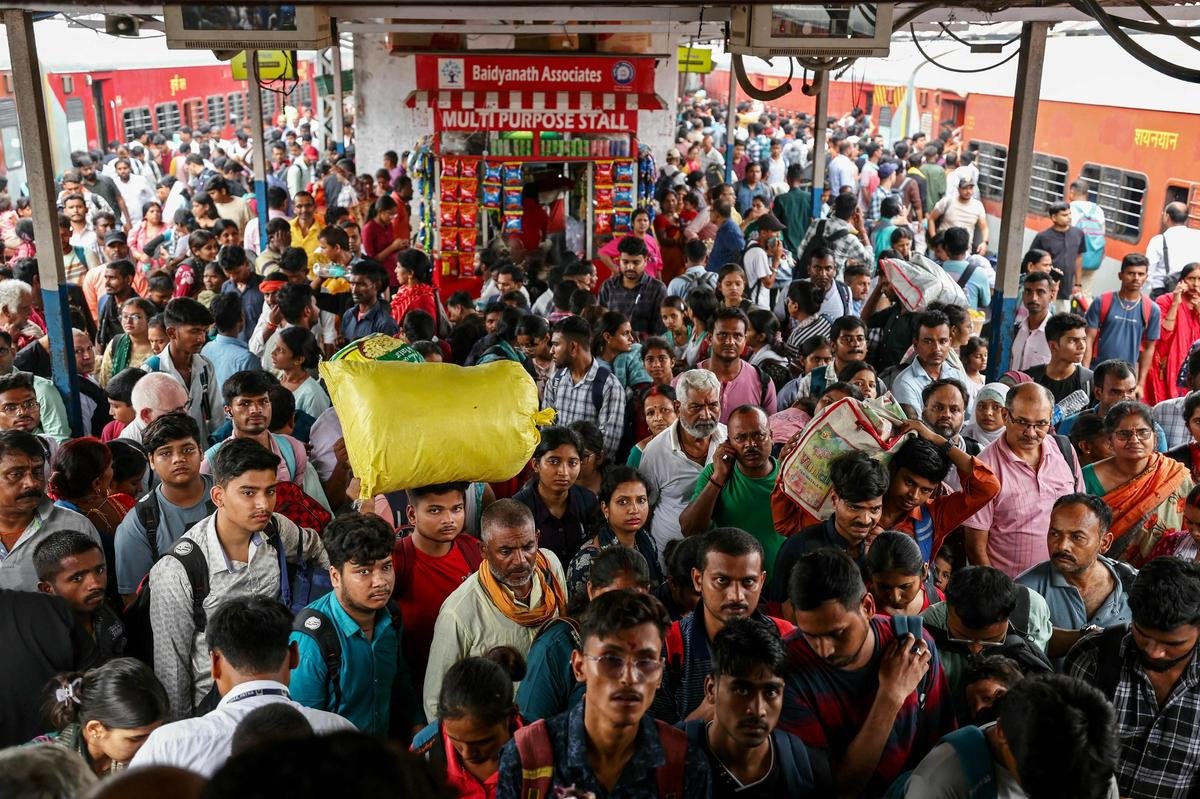 Transport Crises and Their Economic Lessons