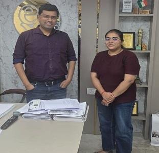 Anushka Solank1i.jpg