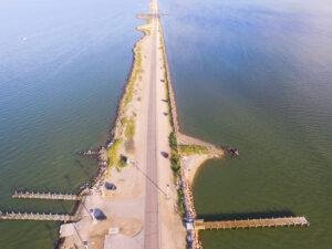 Levees: Structures for Flood Management